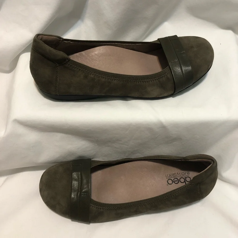 Abeo BIO System Tessa Olive Green Suede Ballet Flats Size 8.5 Comfort
